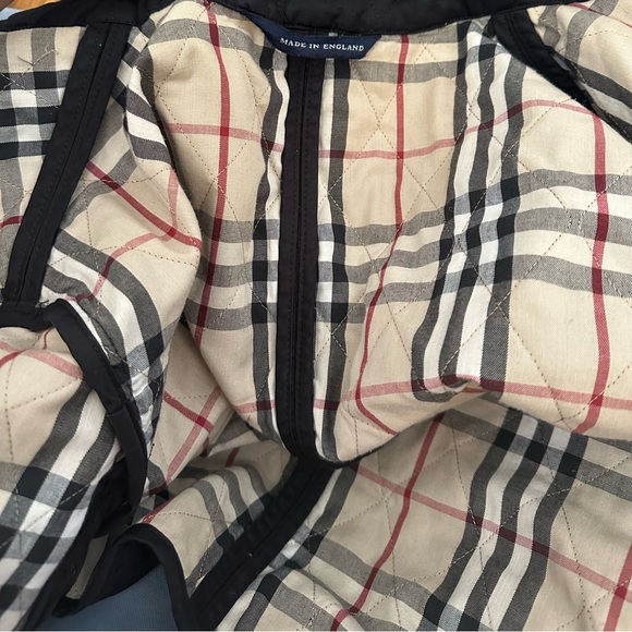 Authentic black quilted Burberry jacket - Picture 2 of 7